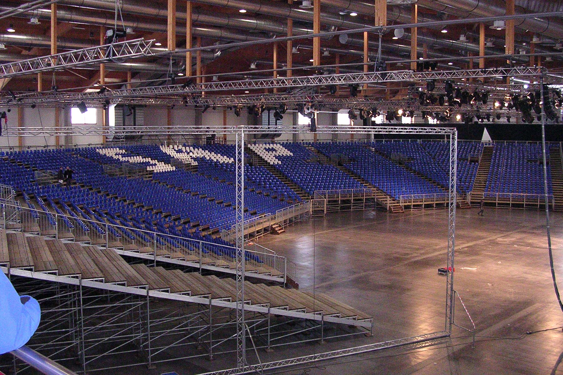 Bender Tribünen, Bühnen und Stadien für Business Veranstaltungen Events Messen361
